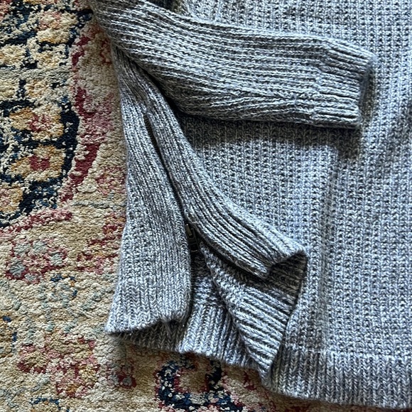 Athleta Traverse City Merino Wool Sweater SZ Medium - Picture 5 of 7